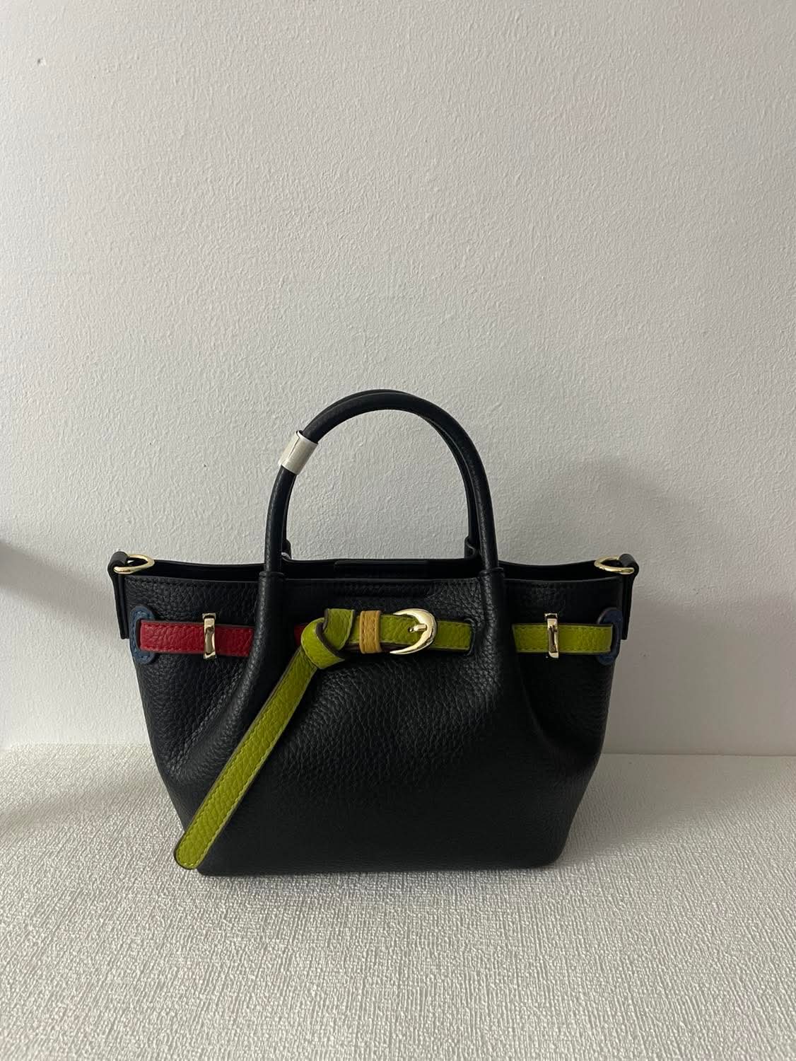 https://accessoiresmodes.com//storage/photos/360/DAVID JONES/received_1632901091334666.jpeg